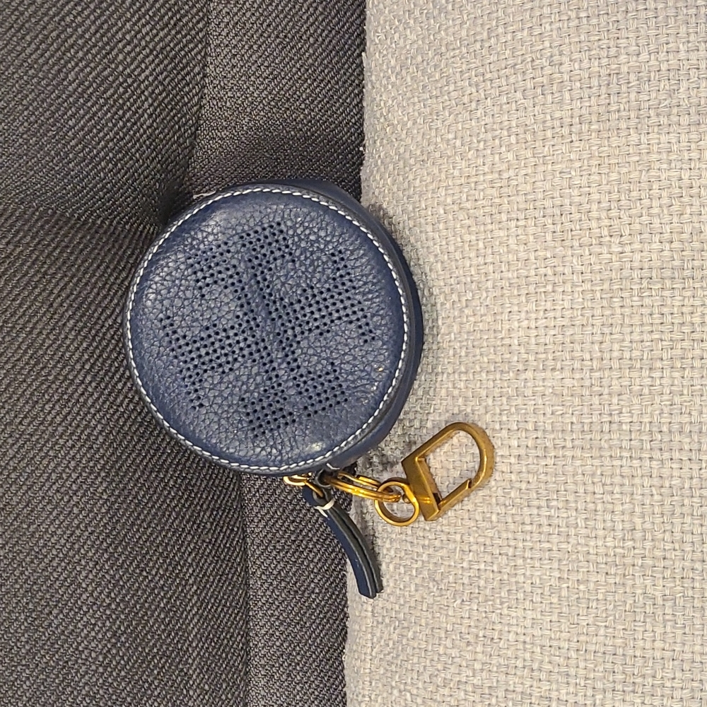 Tory burch leather airpod pouch/key chain.